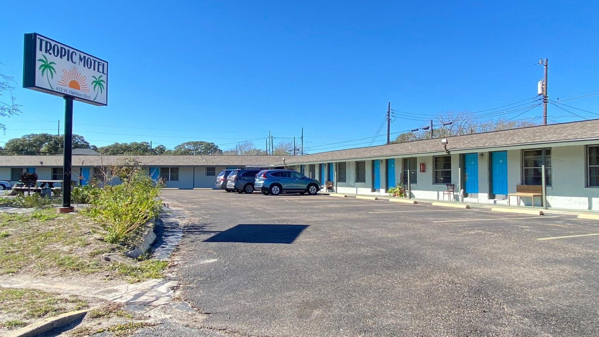 Tropic Motel Aransas Pass Buitenkant foto