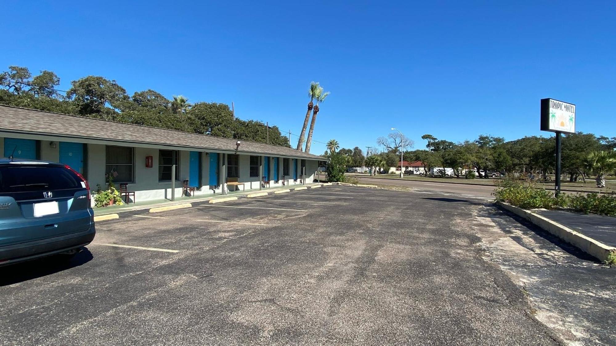 Tropic Motel Aransas Pass Buitenkant foto